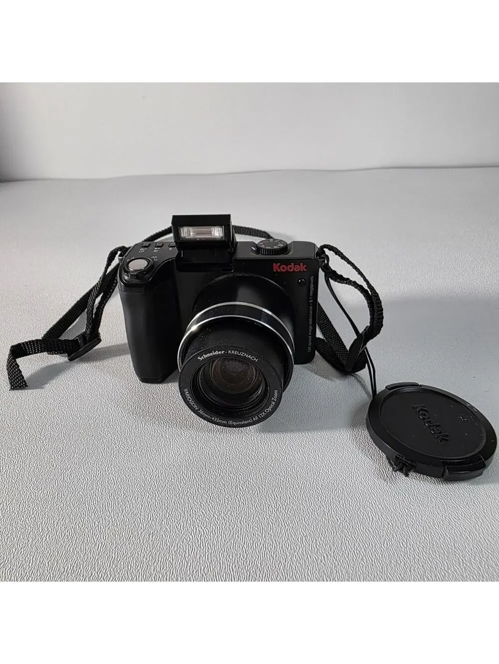 Kodak EasyShare Z8612 IS 8.1MP 12x Zoom - Works No Flash Read